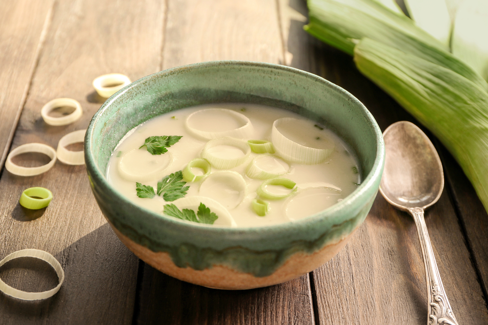מרק תפוחי אדמה וכרישה. צילום: shutterstock
