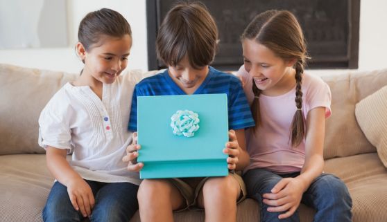 מתנות חג לנכדים – בלי לצאת מהבית
