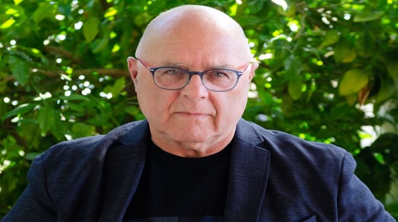 ספר ראשון אחרי גיל 60