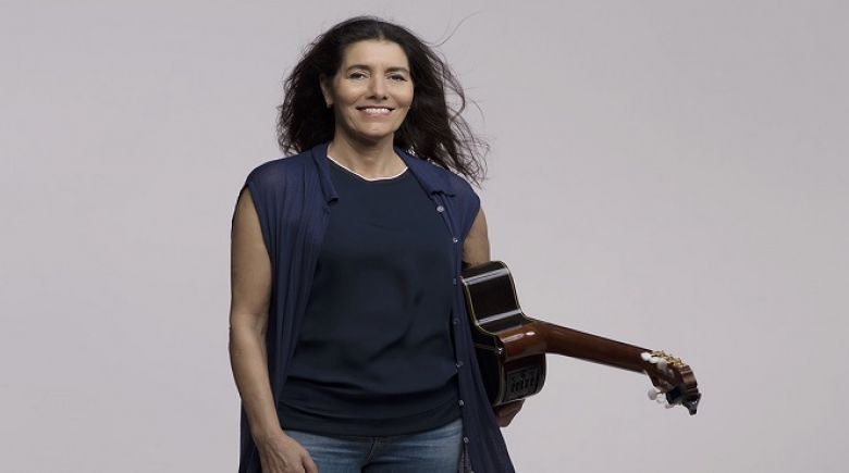 להפוך לזמרת ולהוציא אלבום ראשון בגיל 60