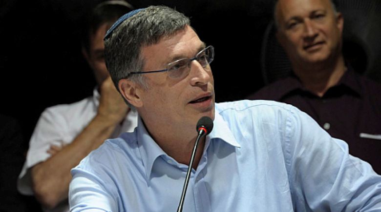הם מפלים גם גברים