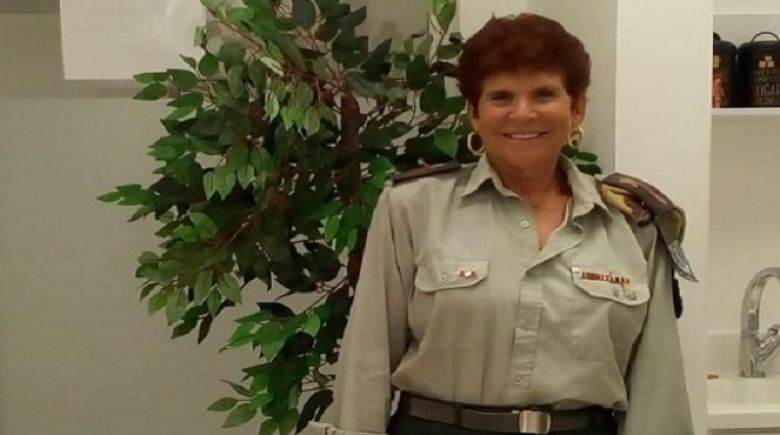 הזמרת שמעירה חיילים מתרדמת