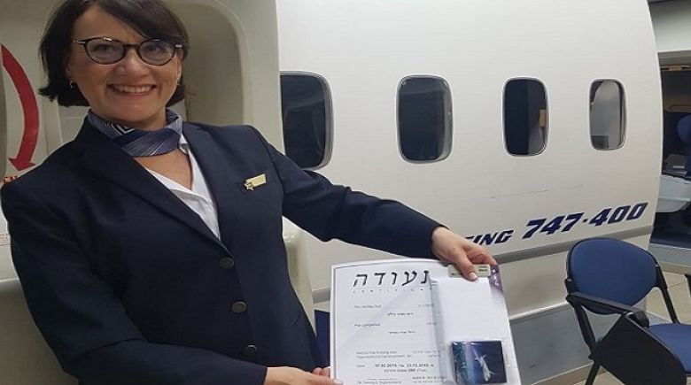 הנשים שהפכו לדיילות אוויר בגיל 50 פלוס