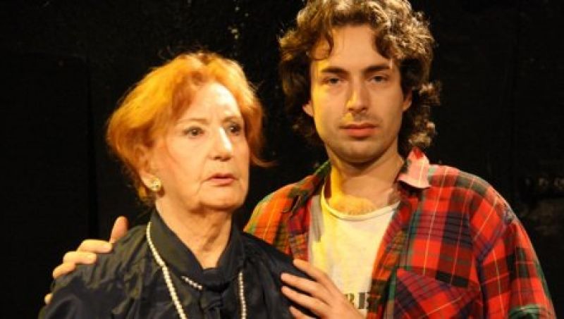 משחקת בלי הפסקה