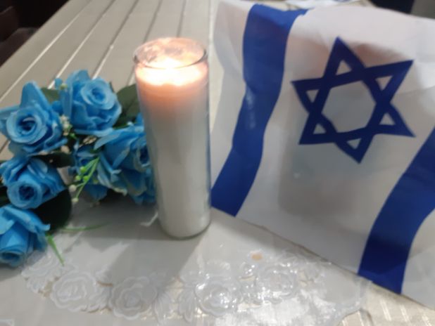 ערב של שושנים היה לי ..ויצאתי אל הבוסתן.. fm